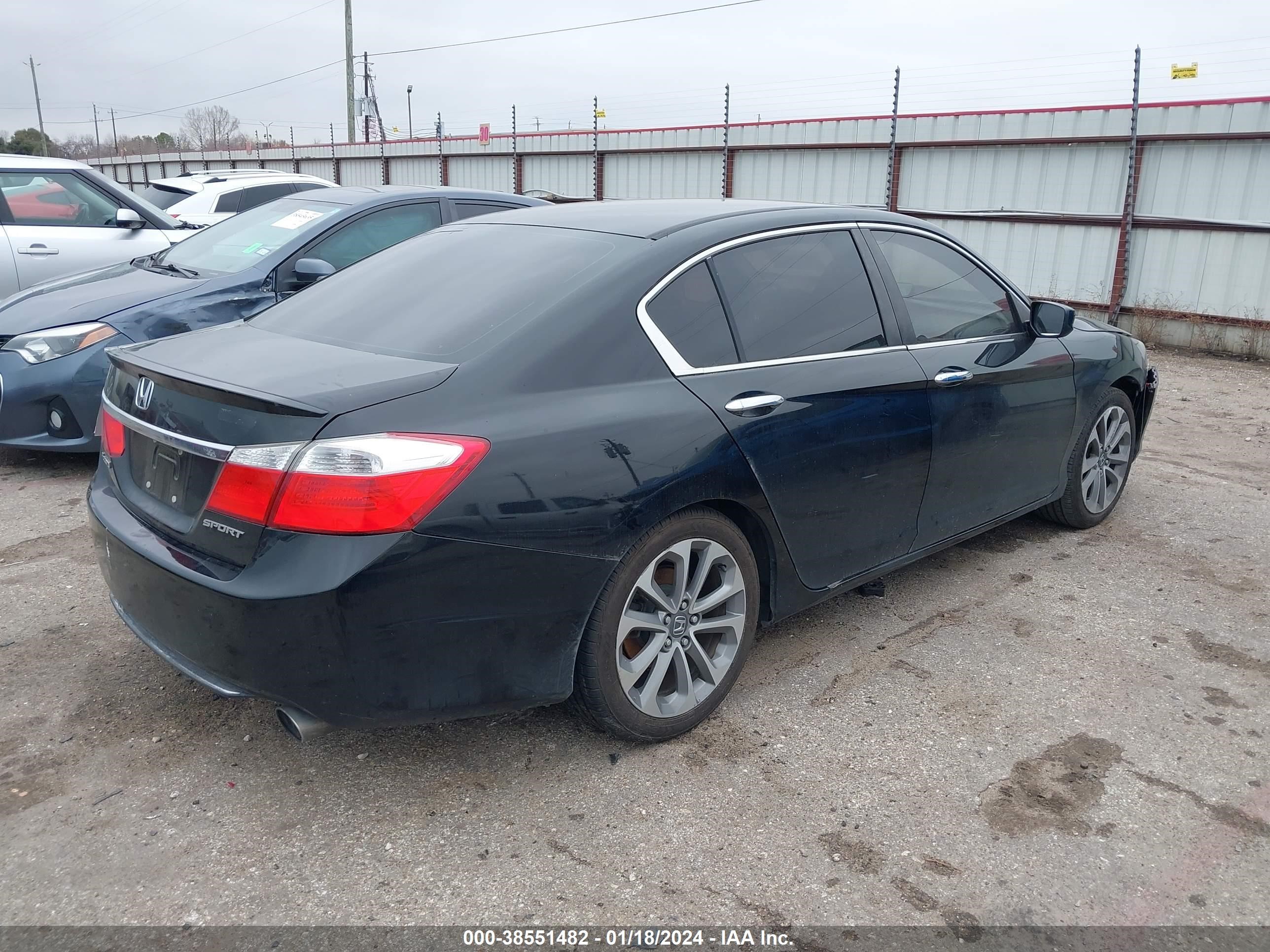 Photo 3 VIN: 1HGCR2F58DA033489 - HONDA ACCORD 