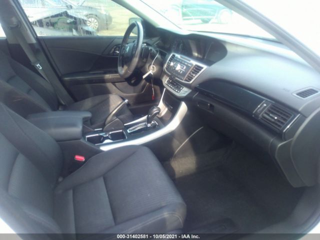 Photo 4 VIN: 1HGCR2F58DA070641 - HONDA ACCORD SDN 