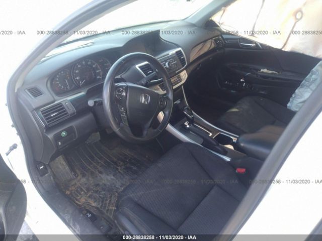 Photo 4 VIN: 1HGCR2F58DA092428 - HONDA ACCORD SDN 