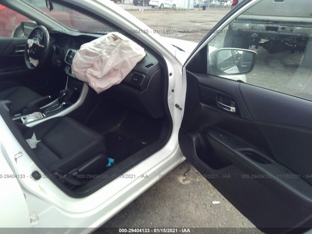 Photo 4 VIN: 1HGCR2F58DA100849 - HONDA ACCORD SDN 