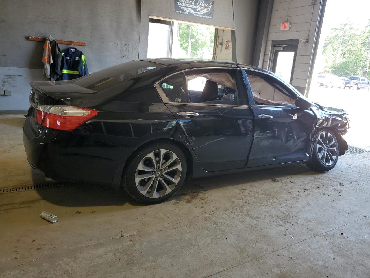 Photo 2 VIN: 1HGCR2F58DA115898 - HONDA ACCORD 