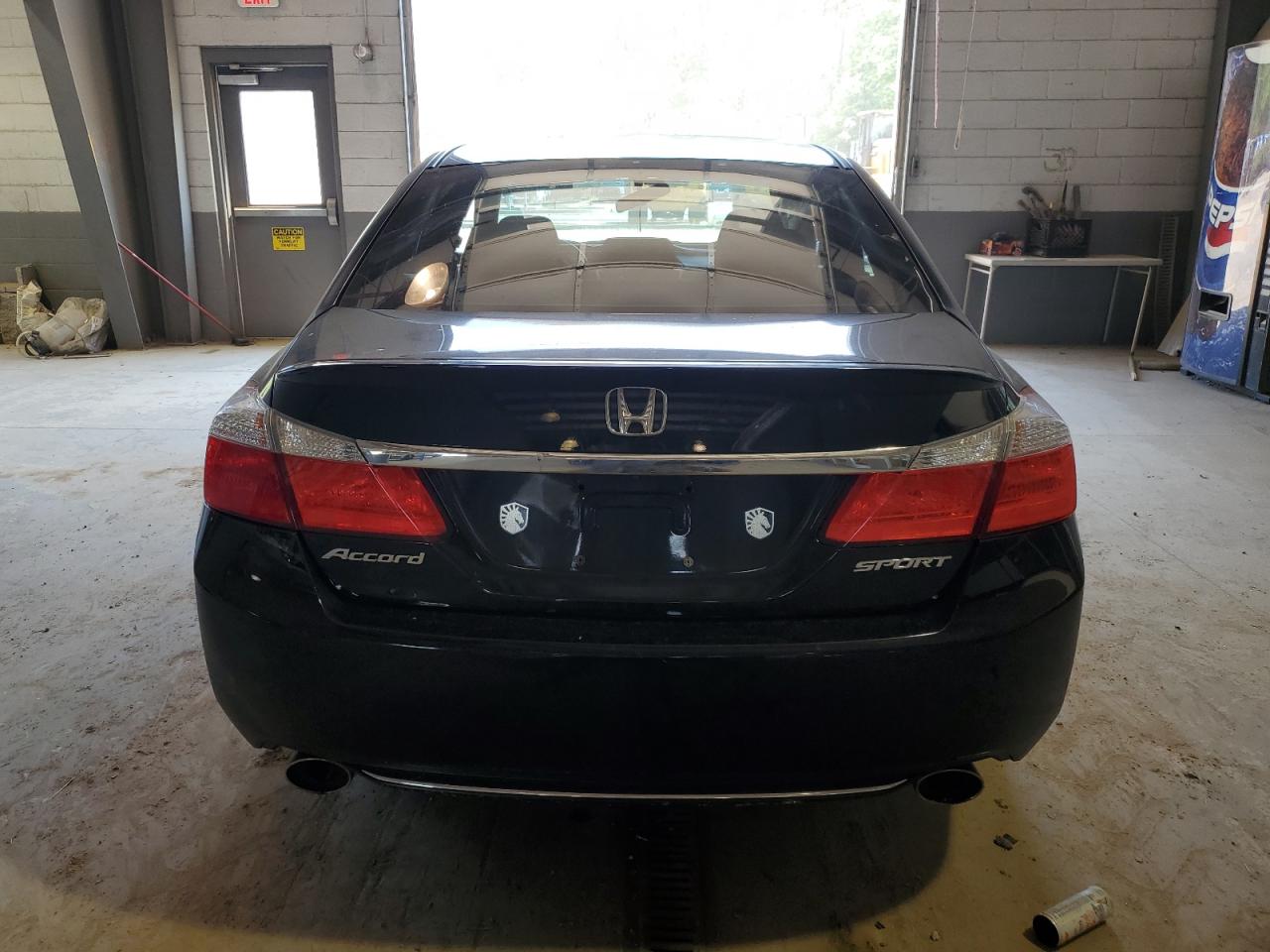 Photo 5 VIN: 1HGCR2F58DA115898 - HONDA ACCORD 