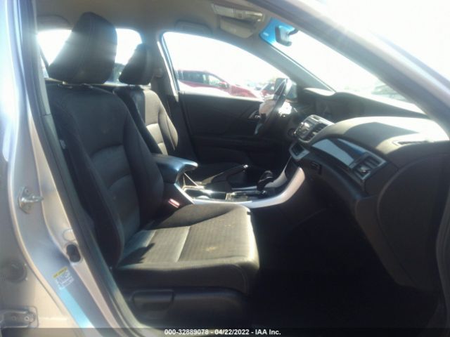 Photo 4 VIN: 1HGCR2F58DA273710 - HONDA ACCORD SDN 