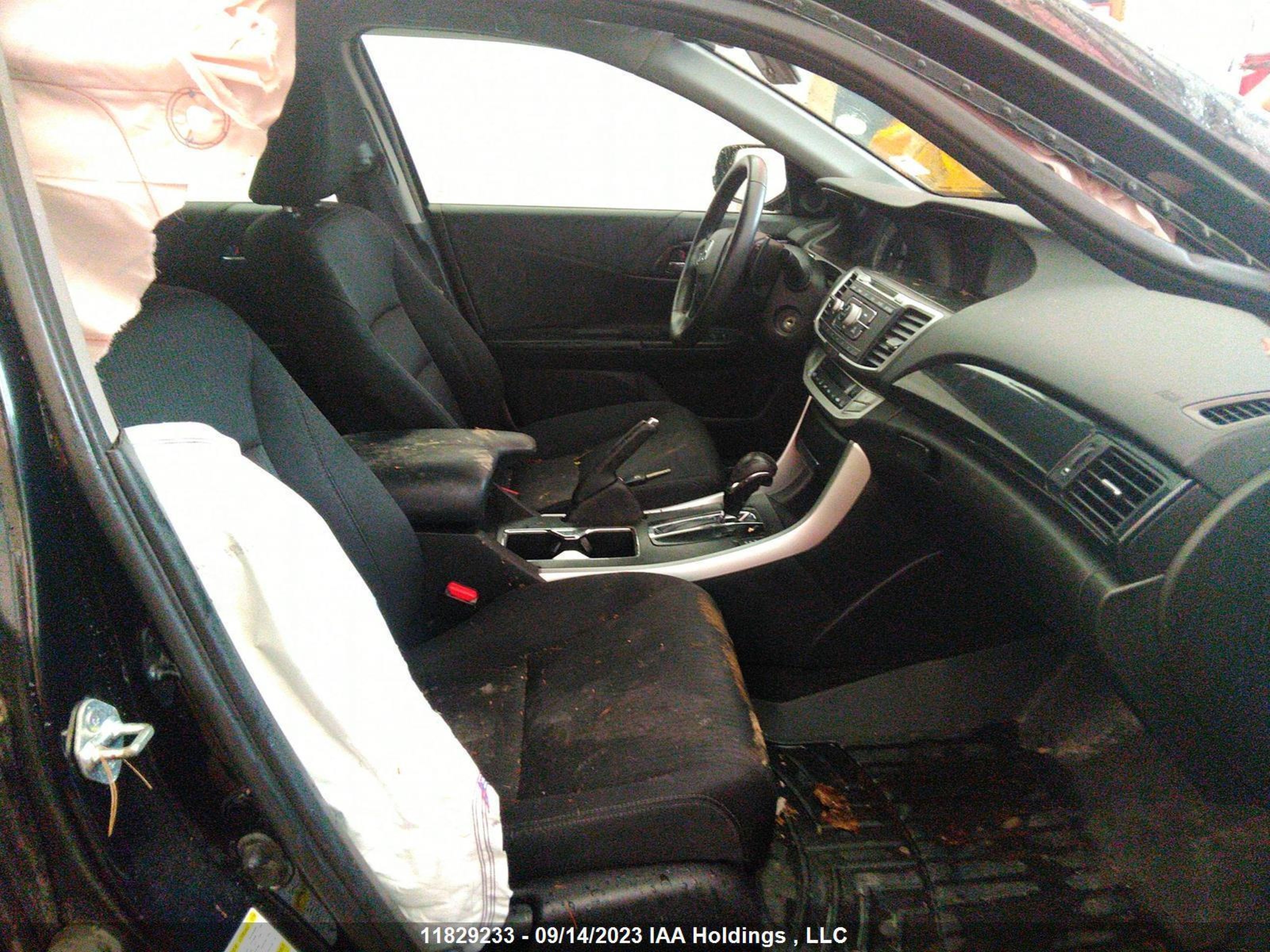 Photo 4 VIN: 1HGCR2F58DA808292 - HONDA ACCORD 