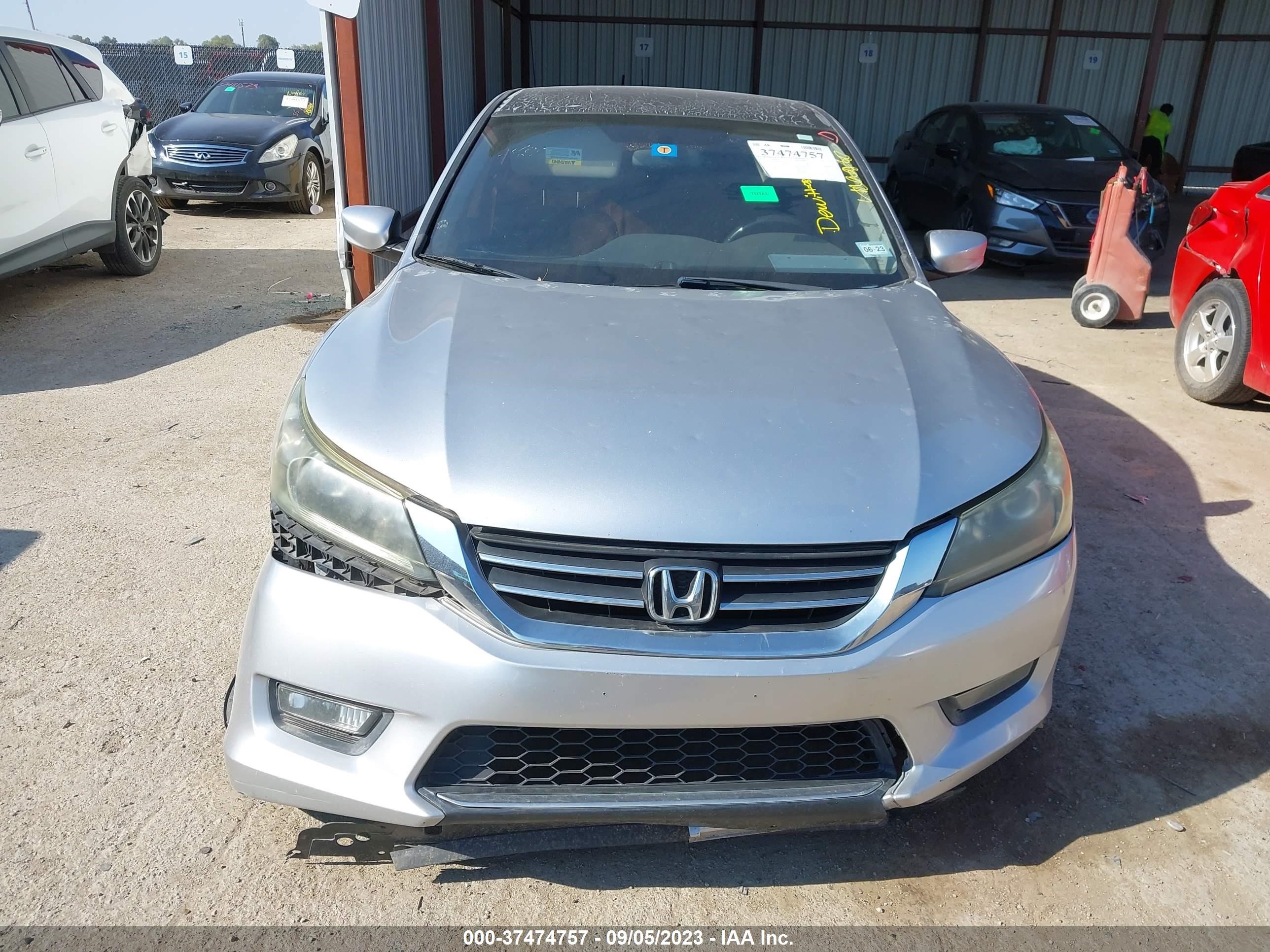 Photo 11 VIN: 1HGCR2F58EA002874 - HONDA ACCORD 