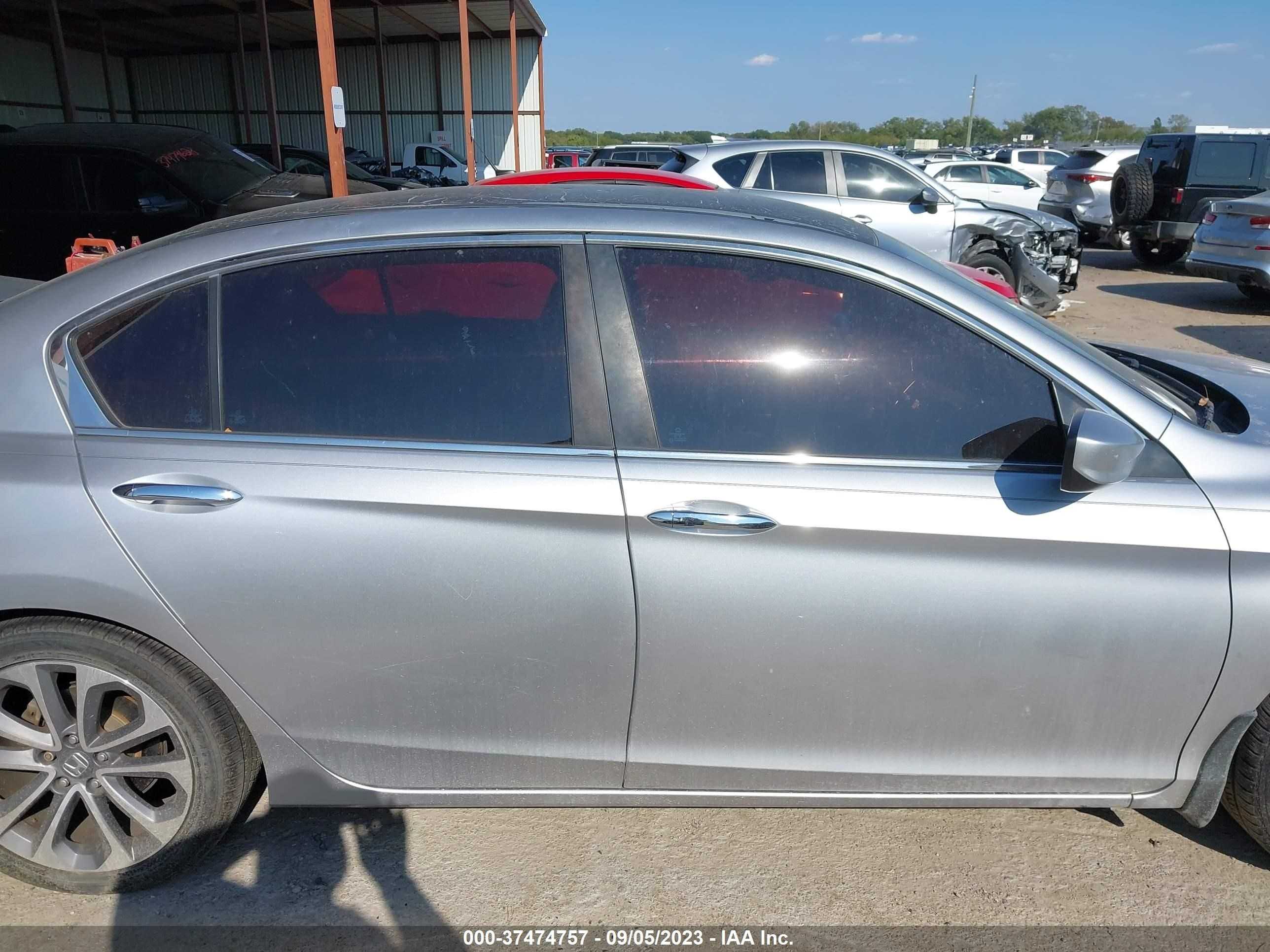 Photo 12 VIN: 1HGCR2F58EA002874 - HONDA ACCORD 