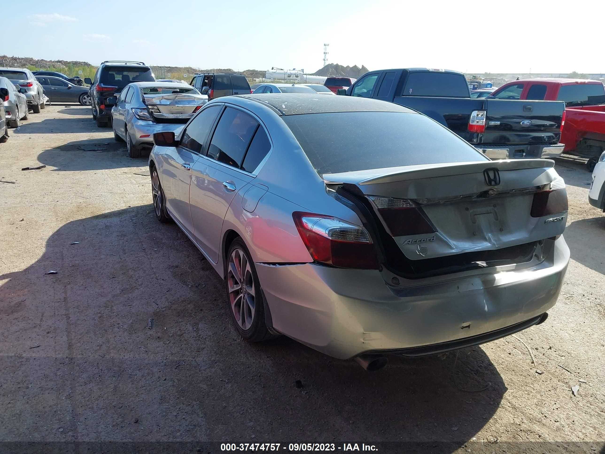 Photo 2 VIN: 1HGCR2F58EA002874 - HONDA ACCORD 