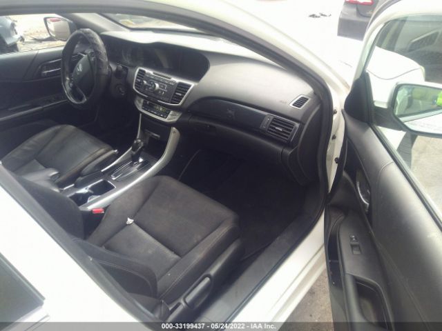 Photo 4 VIN: 1HGCR2F58EA070558 - HONDA ACCORD SEDAN 