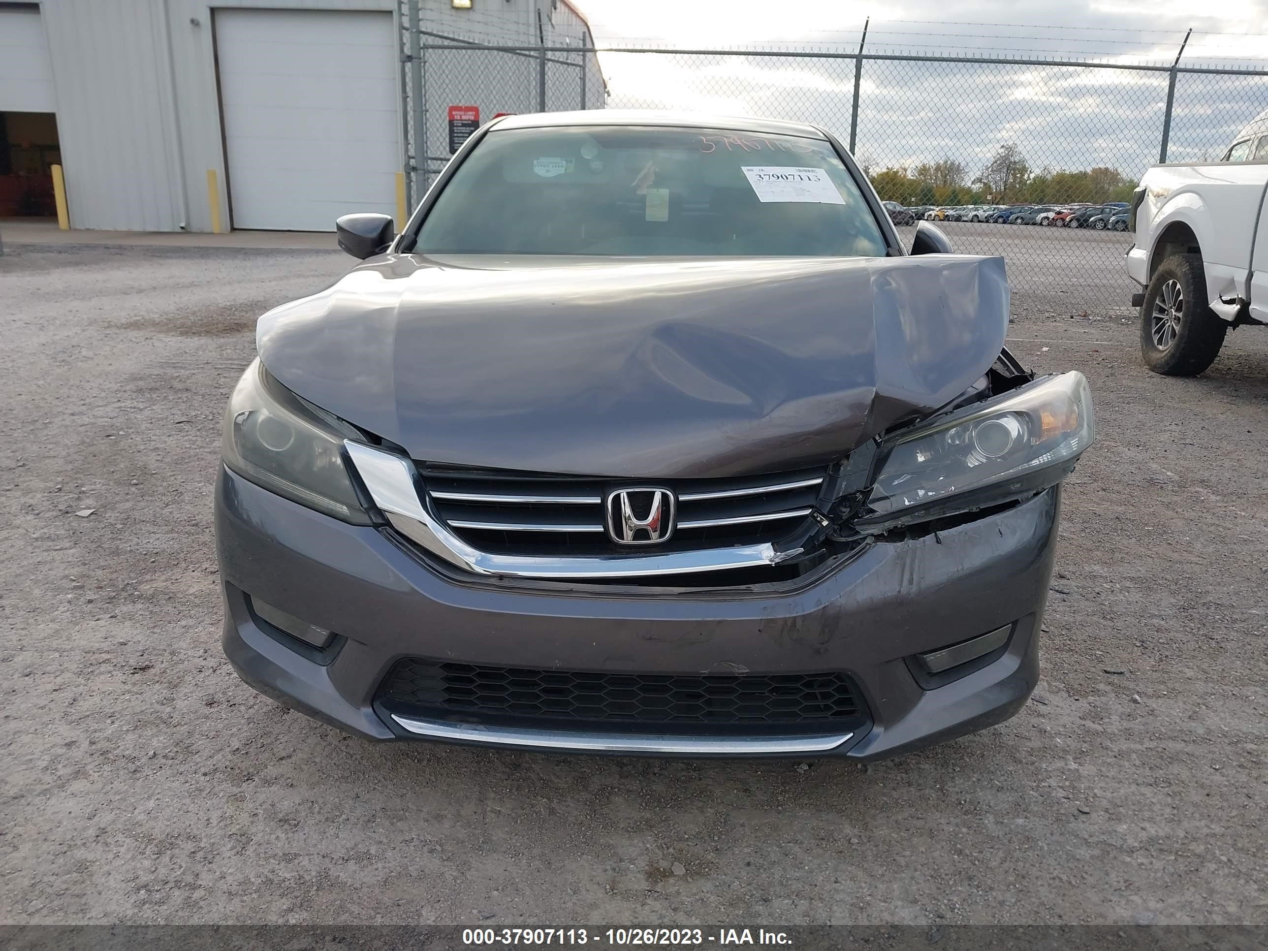 Photo 11 VIN: 1HGCR2F58EA181840 - HONDA ACCORD 