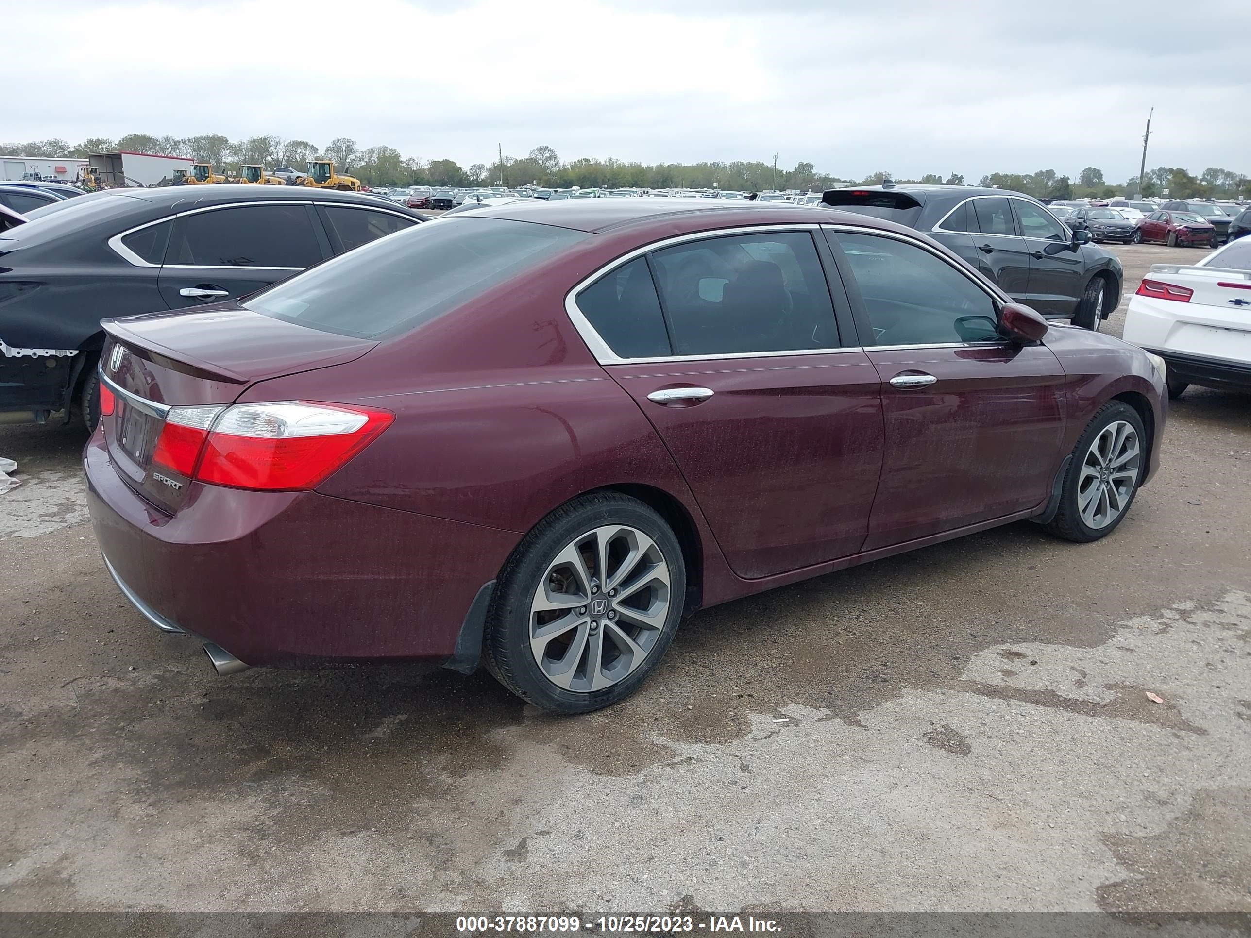 Photo 3 VIN: 1HGCR2F58EA202525 - HONDA ACCORD 