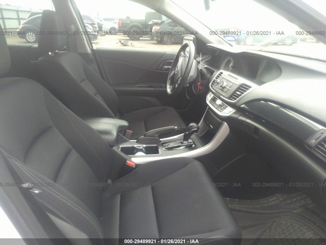 Photo 4 VIN: 1HGCR2F58EA210494 - HONDA ACCORD SEDAN 