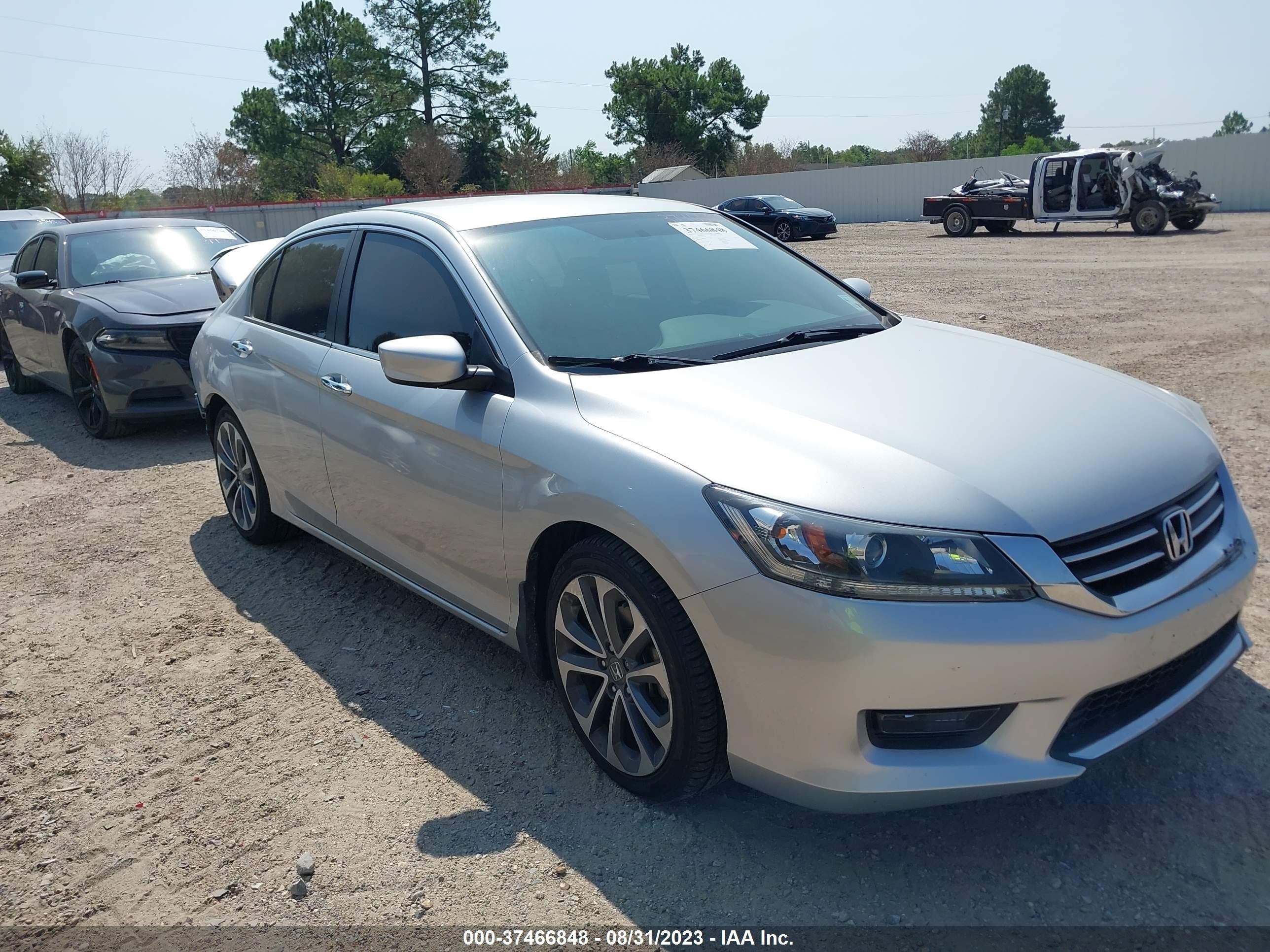 Photo 0 VIN: 1HGCR2F58EA231703 - HONDA ACCORD 