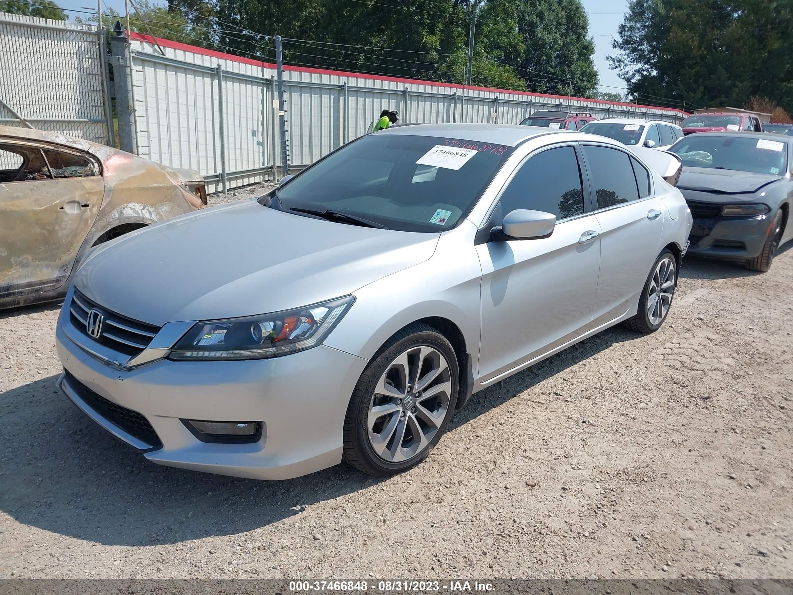 Photo 1 VIN: 1HGCR2F58EA231703 - HONDA ACCORD 