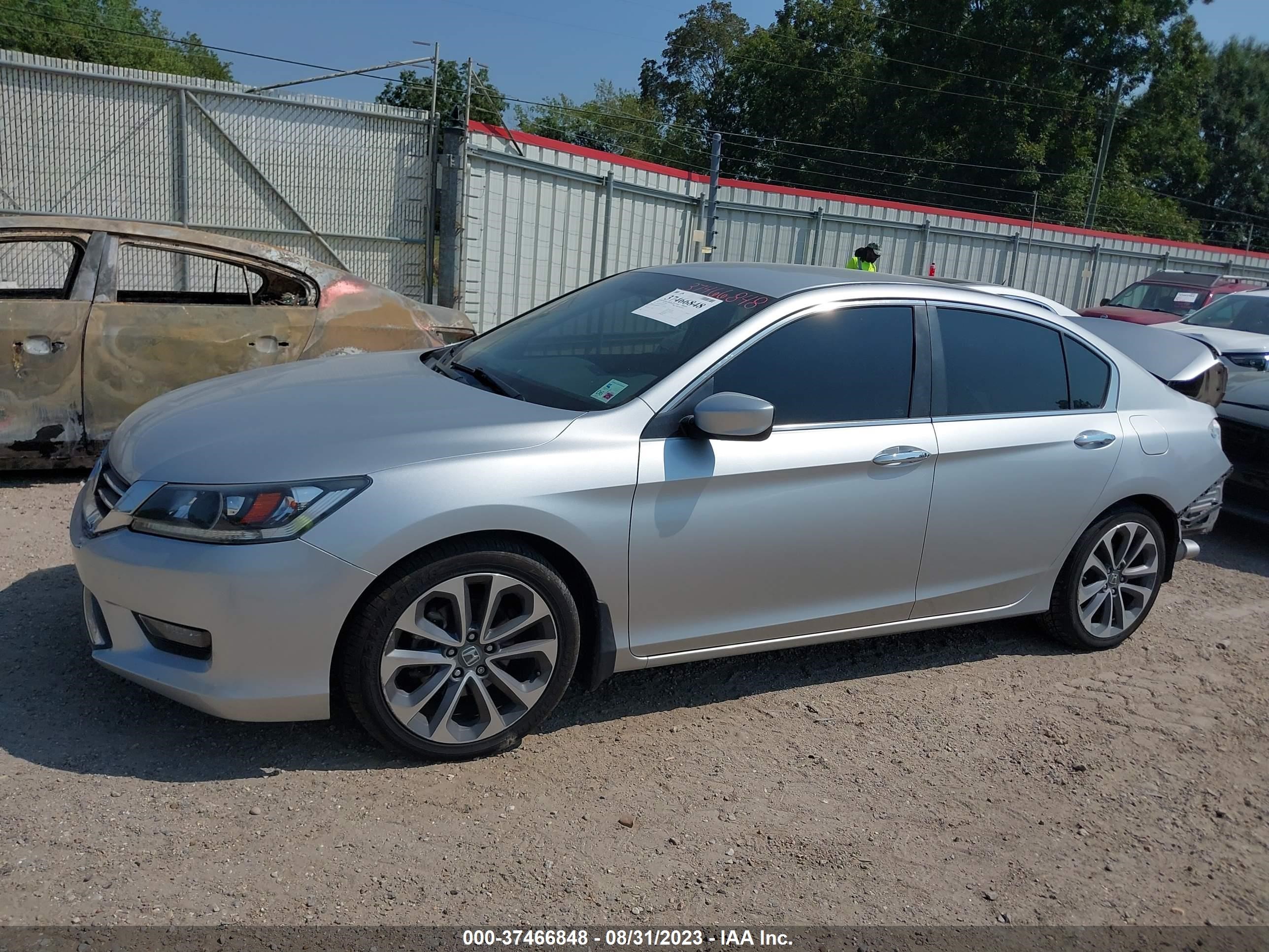 Photo 14 VIN: 1HGCR2F58EA231703 - HONDA ACCORD 