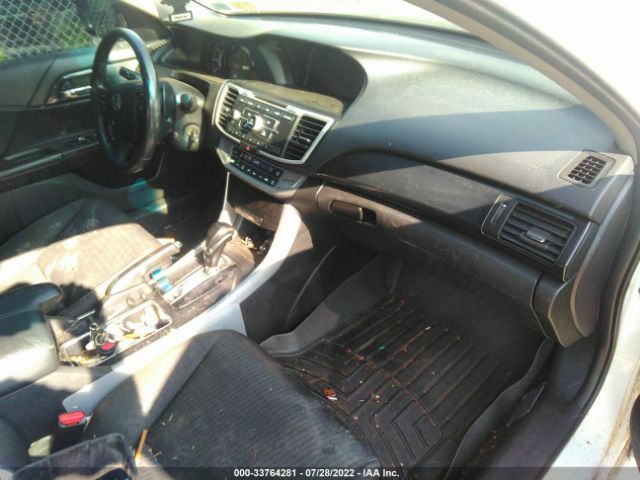 Photo 4 VIN: 1HGCR2F58FA013682 - HONDA ACCORD SEDAN 