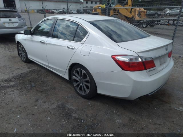 Photo 2 VIN: 1HGCR2F58FA065197 - HONDA ACCORD SEDAN 