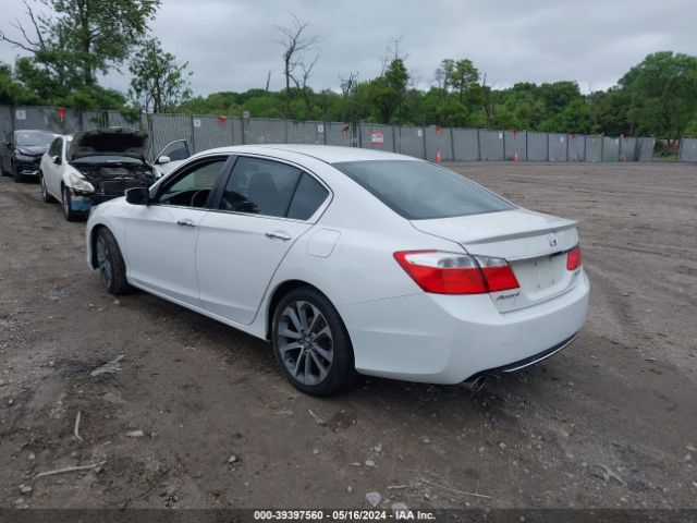 Photo 2 VIN: 1HGCR2F58FA204552 - HONDA ACCORD 