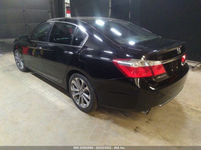 Photo 2 VIN: 1HGCR2F58FA216510 - HONDA ACCORD SEDAN 