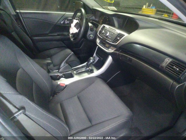 Photo 4 VIN: 1HGCR2F58FA216510 - HONDA ACCORD SEDAN 