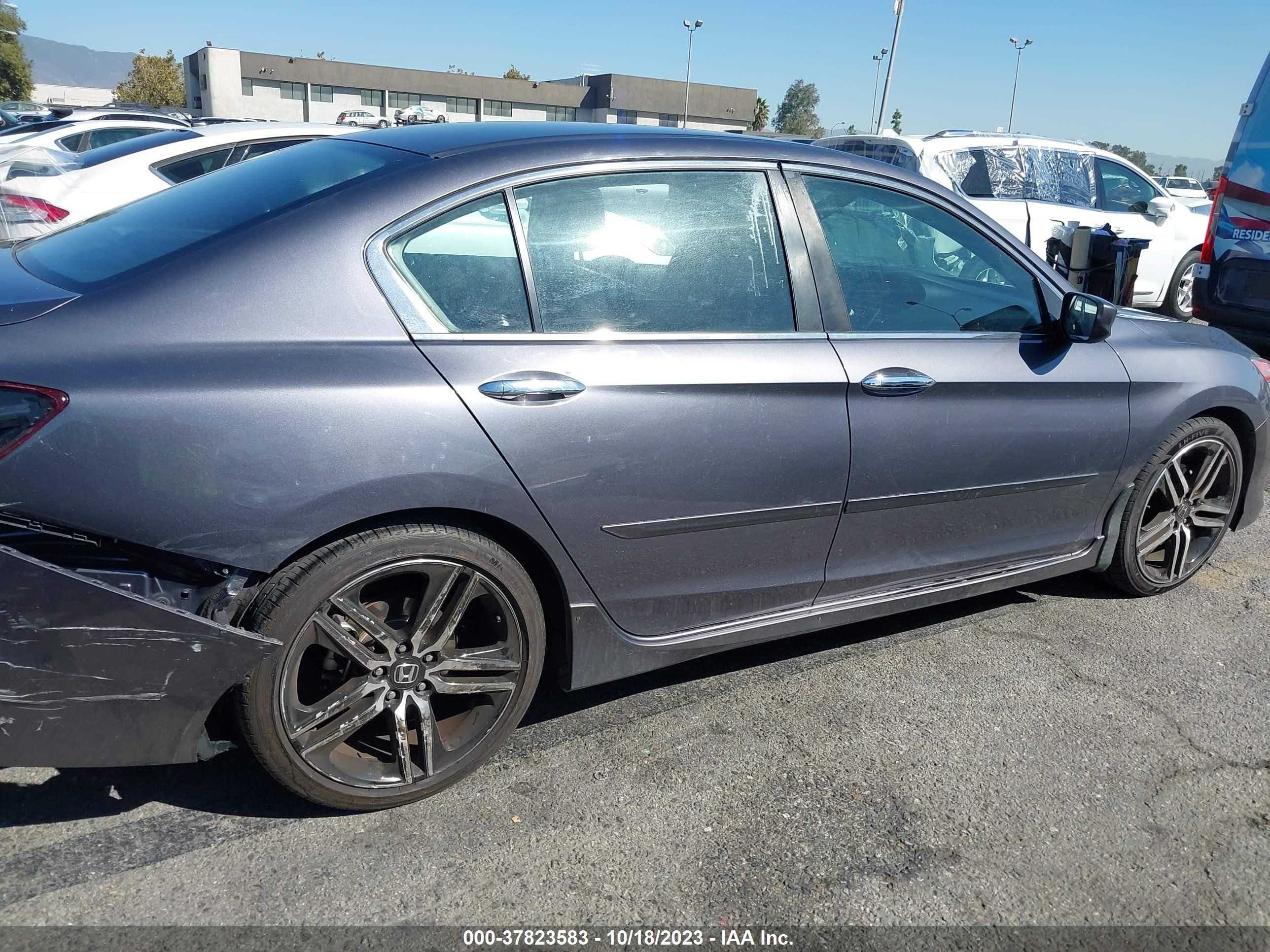 Photo 12 VIN: 1HGCR2F58GA045176 - HONDA ACCORD 