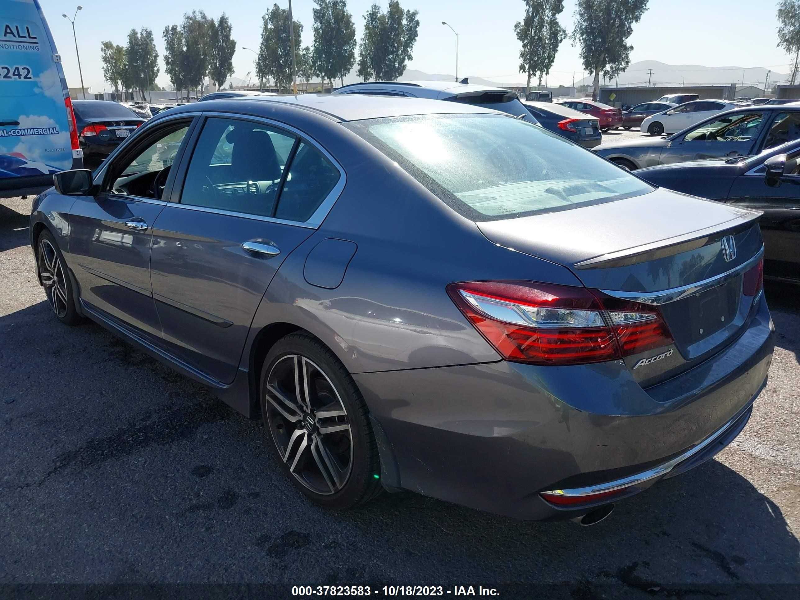 Photo 2 VIN: 1HGCR2F58GA045176 - HONDA ACCORD 