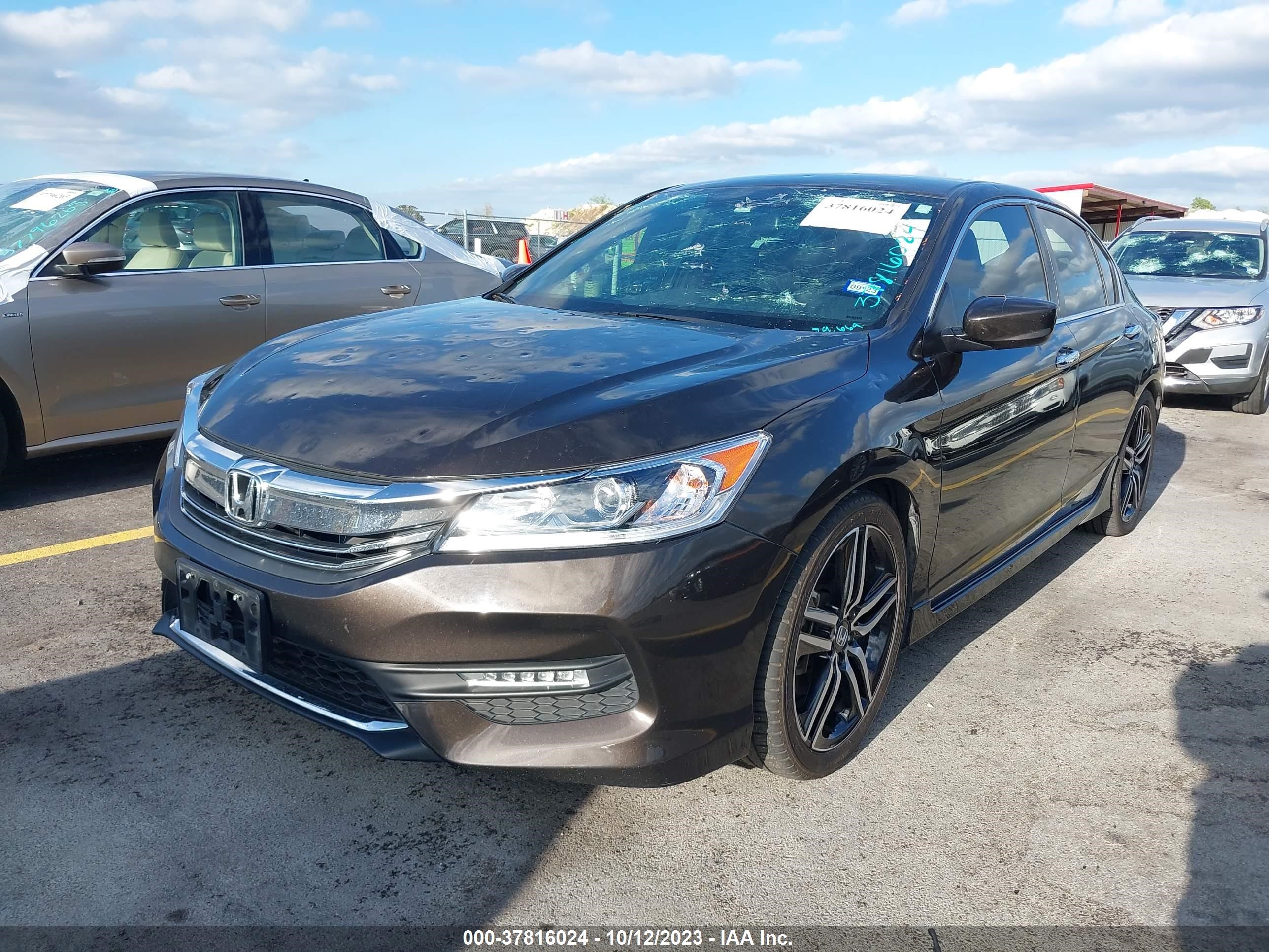 Photo 1 VIN: 1HGCR2F58GA085757 - HONDA ACCORD 