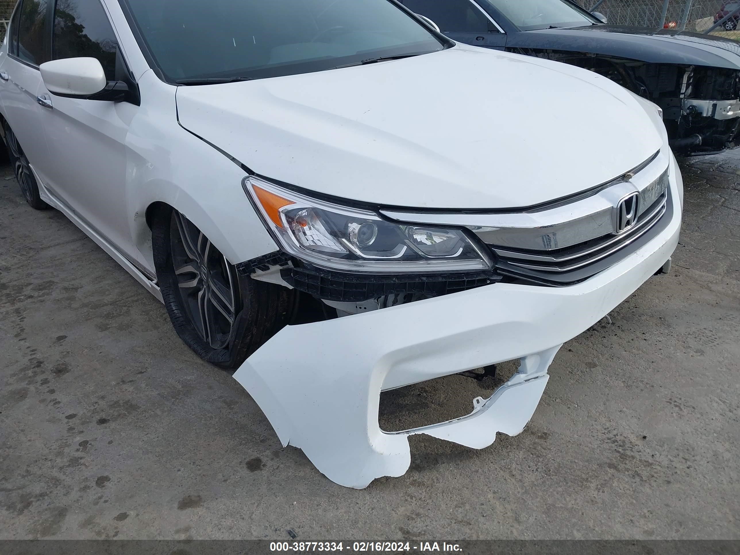 Photo 5 VIN: 1HGCR2F58GA157721 - HONDA ACCORD 