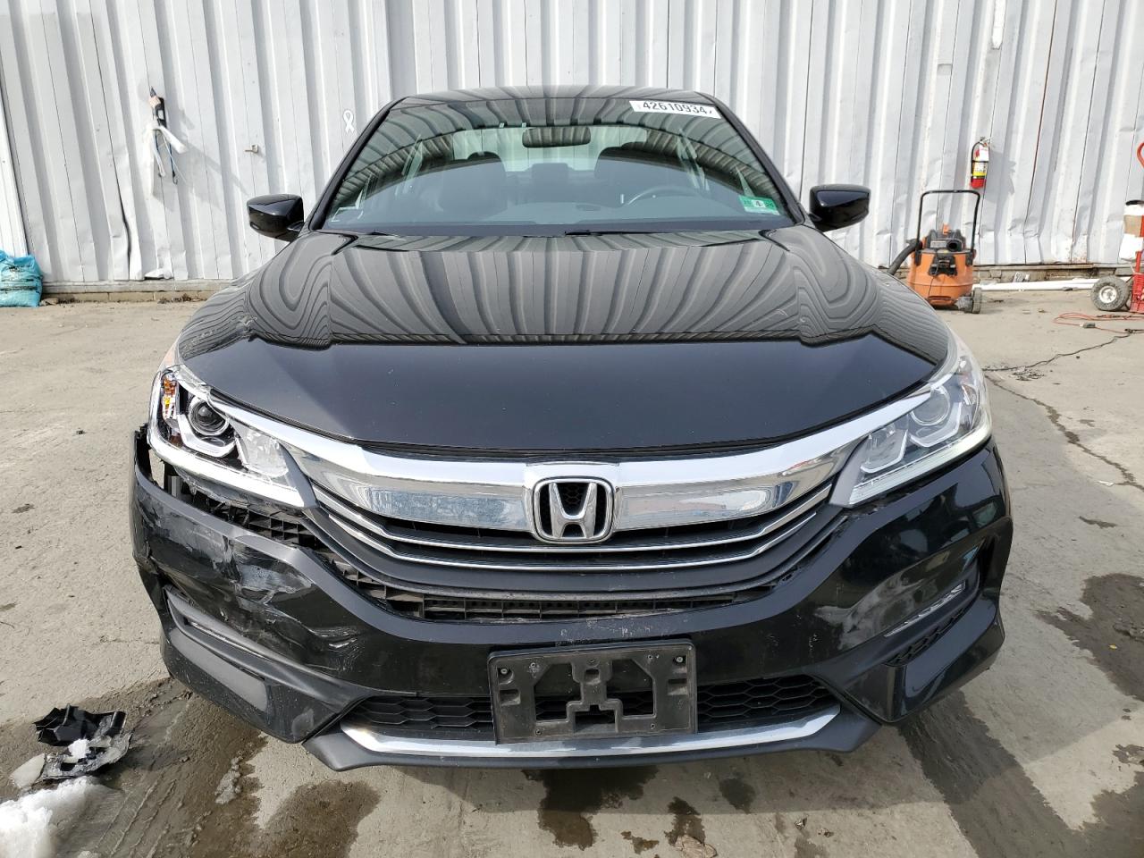 Photo 4 VIN: 1HGCR2F58GA162210 - HONDA ACCORD 