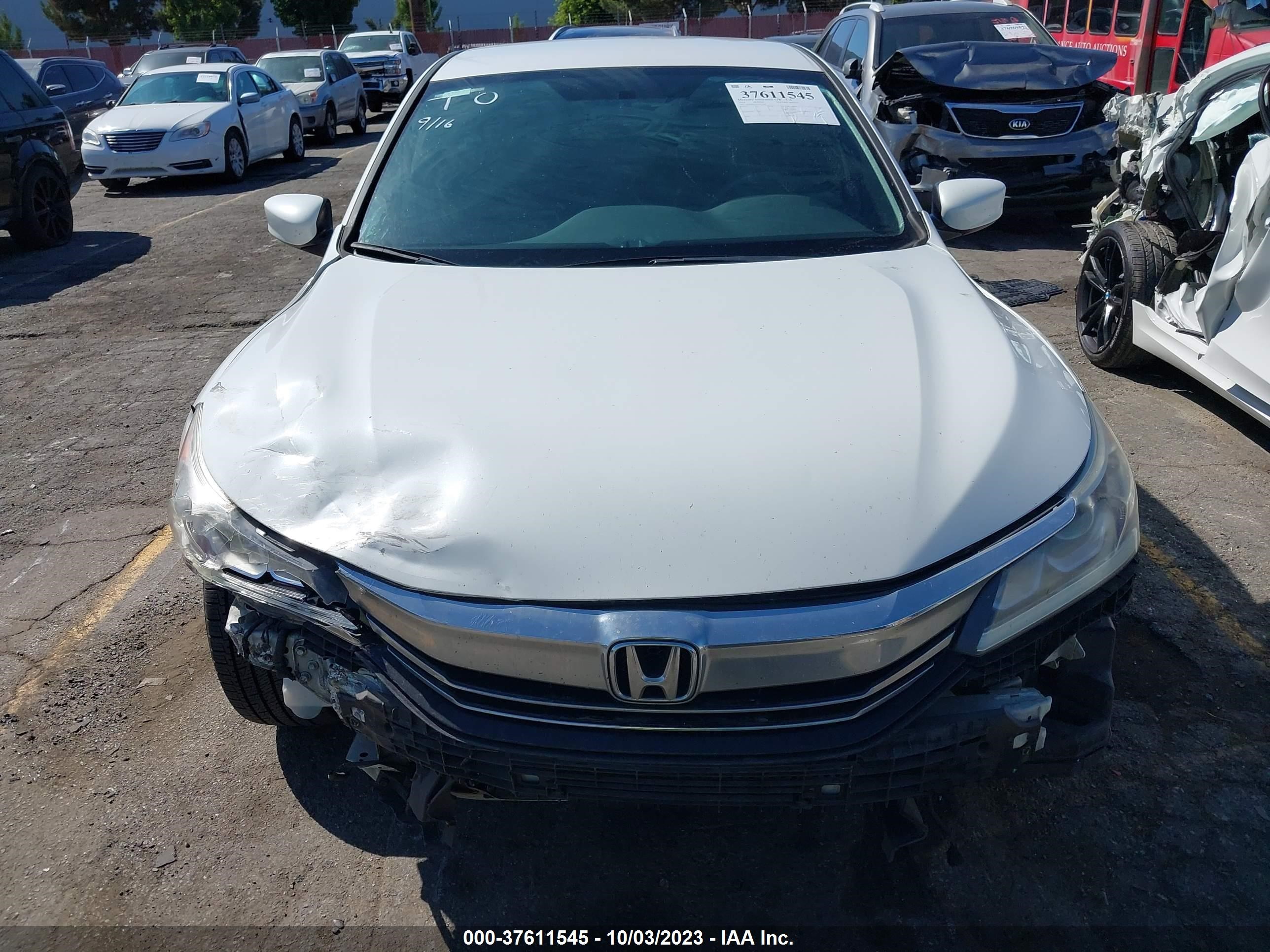 Photo 11 VIN: 1HGCR2F58GA213401 - HONDA ACCORD 