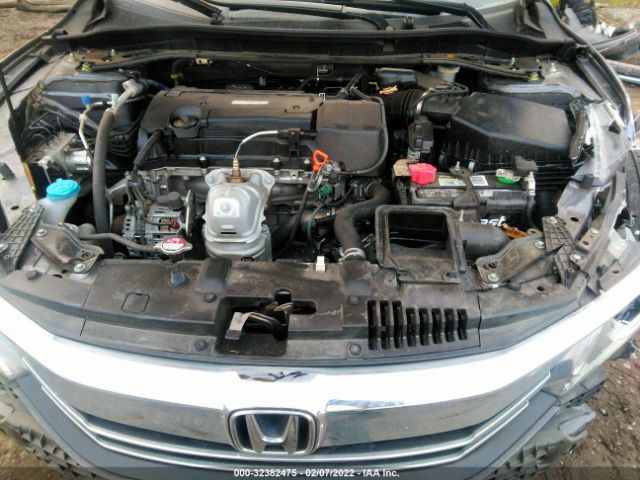 Photo 9 VIN: 1HGCR2F58HA116250 - HONDA ACCORD SEDAN 