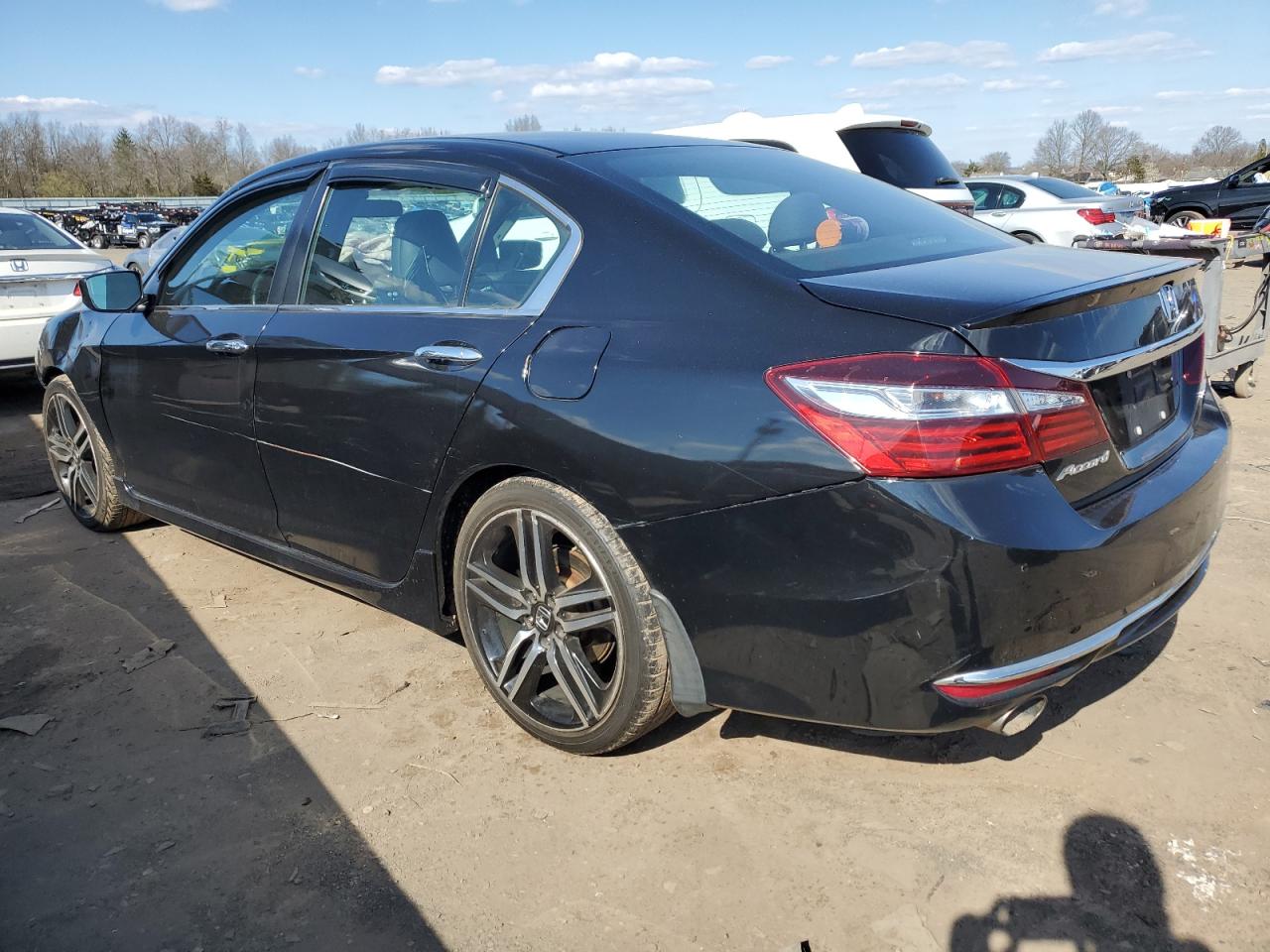 Photo 1 VIN: 1HGCR2F58HA176206 - HONDA ACCORD 