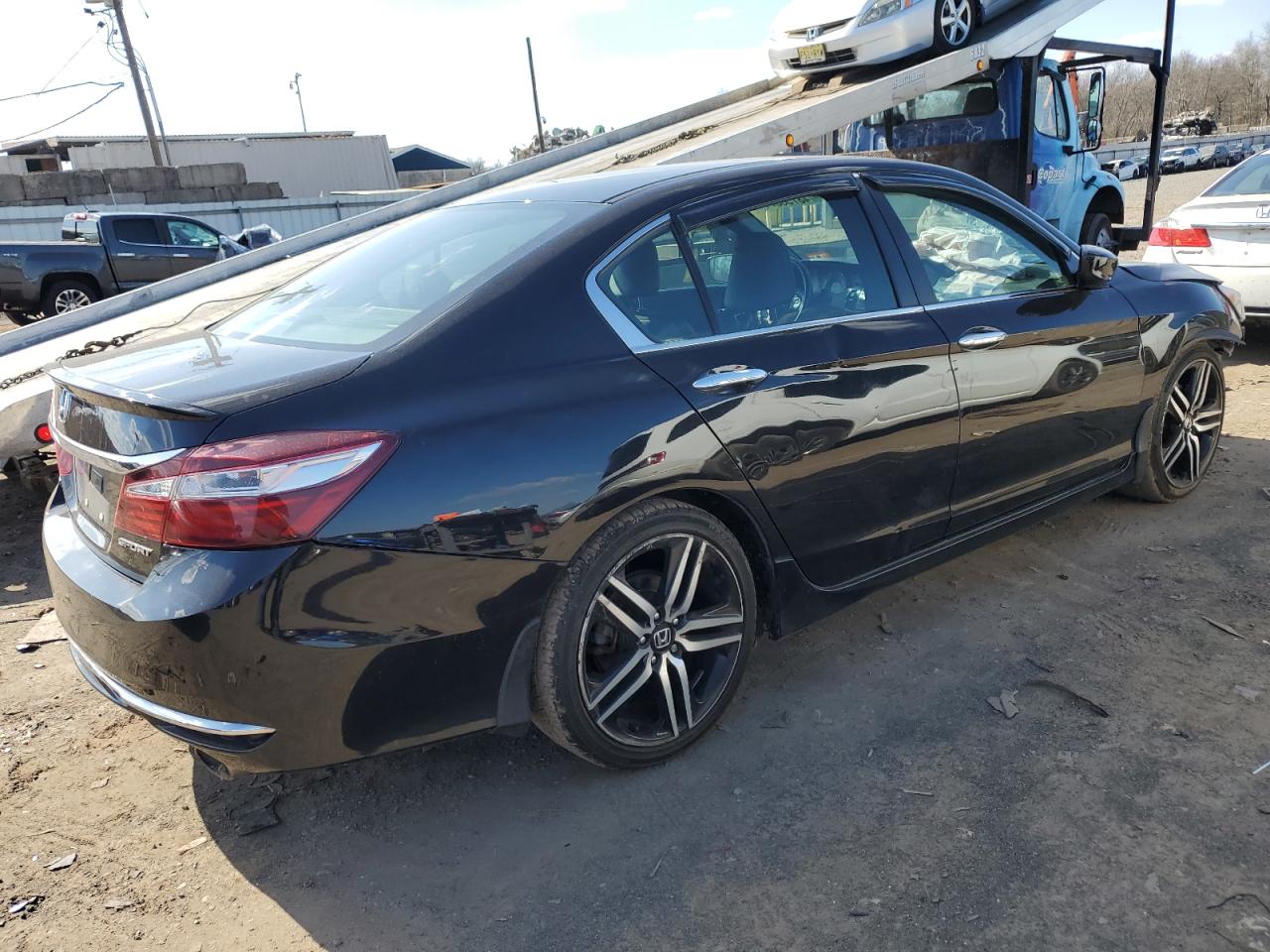 Photo 2 VIN: 1HGCR2F58HA176206 - HONDA ACCORD 