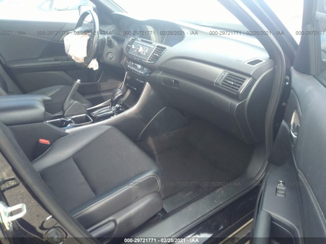 Photo 4 VIN: 1HGCR2F58HA216526 - HONDA ACCORD SEDAN 