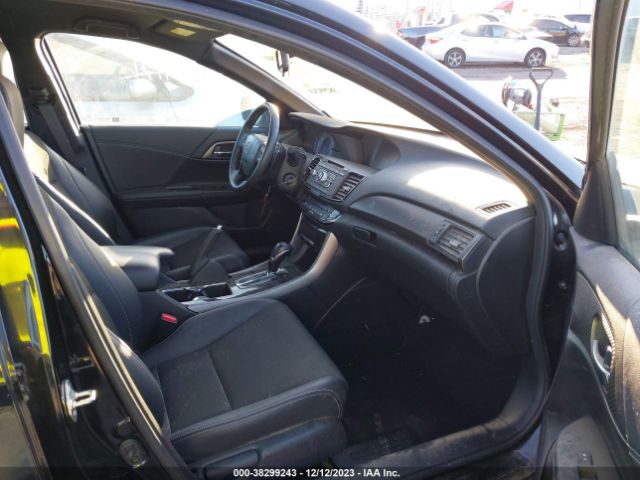 Photo 4 VIN: 1HGCR2F58HA268299 - HONDA ACCORD 