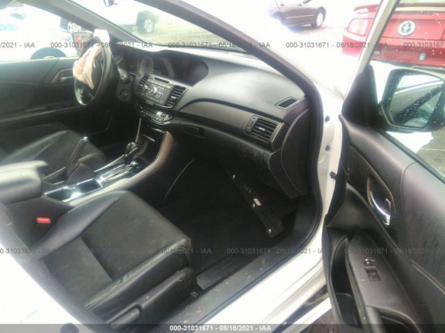 Photo 4 VIN: 1HGCR2F58HA288892 - HONDA ACCORD SEDAN 