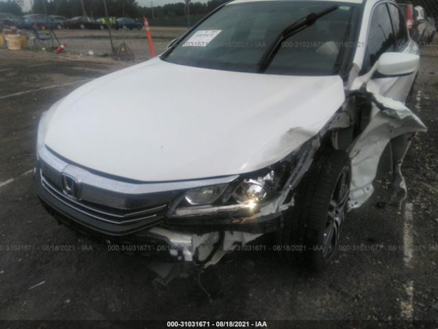 Photo 5 VIN: 1HGCR2F58HA288892 - HONDA ACCORD SEDAN 