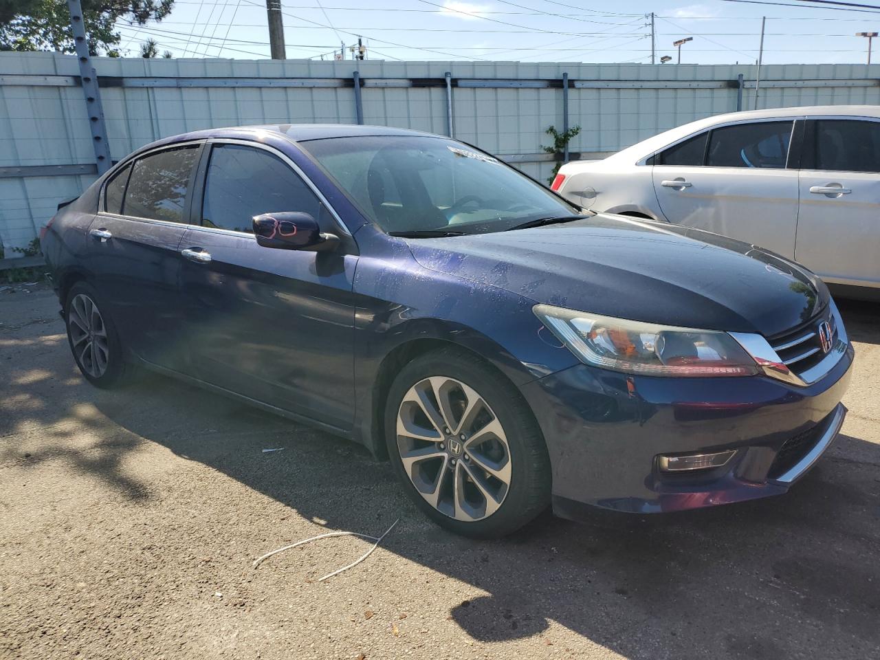 Photo 3 VIN: 1HGCR2F59DA271335 - HONDA ACCORD 