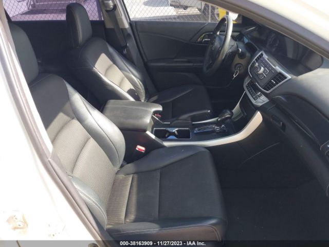 Photo 4 VIN: 1HGCR2F59EA057205 - HONDA ACCORD SEDAN 