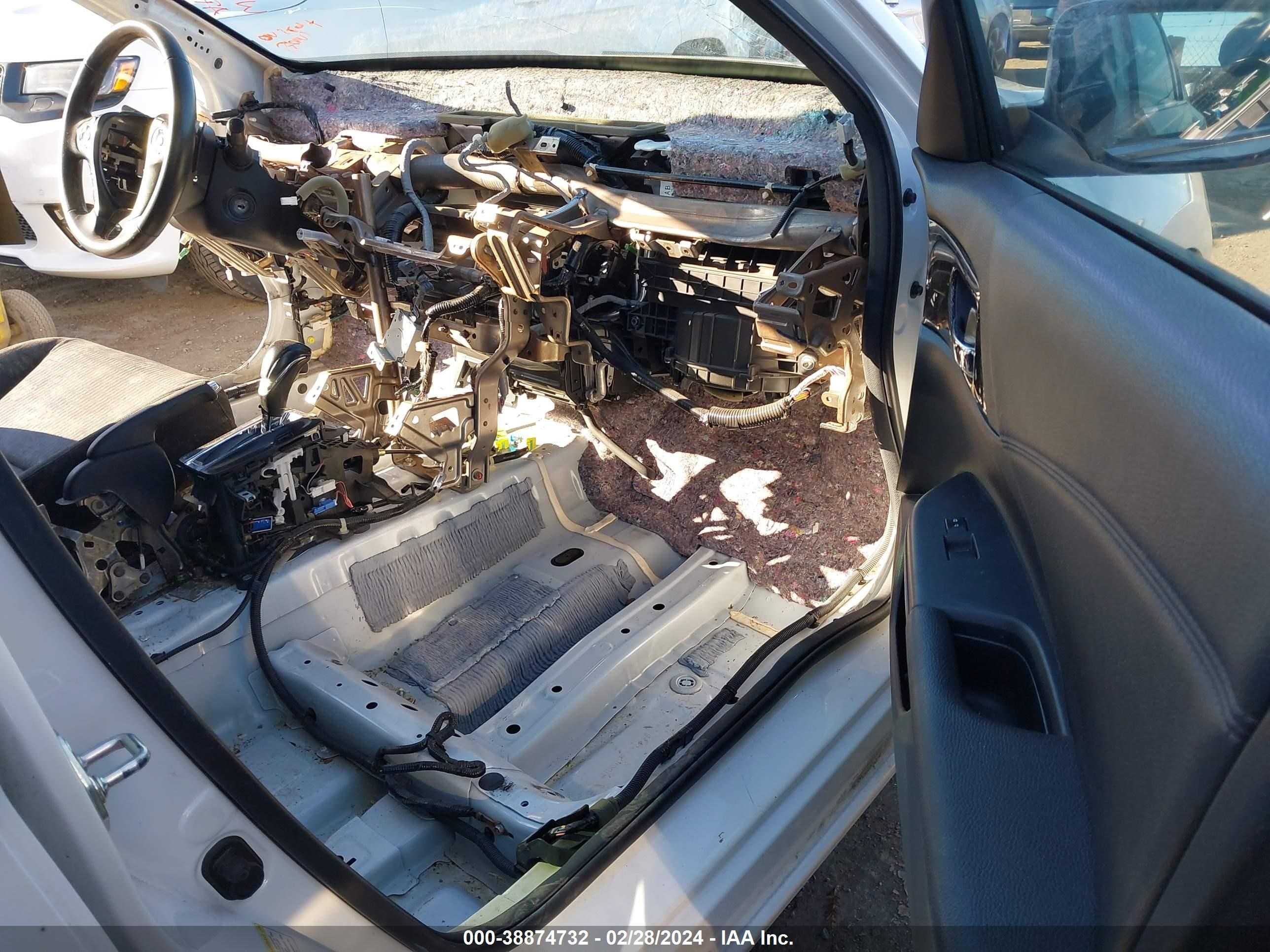 Photo 4 VIN: 1HGCR2F59EA263298 - HONDA ACCORD 