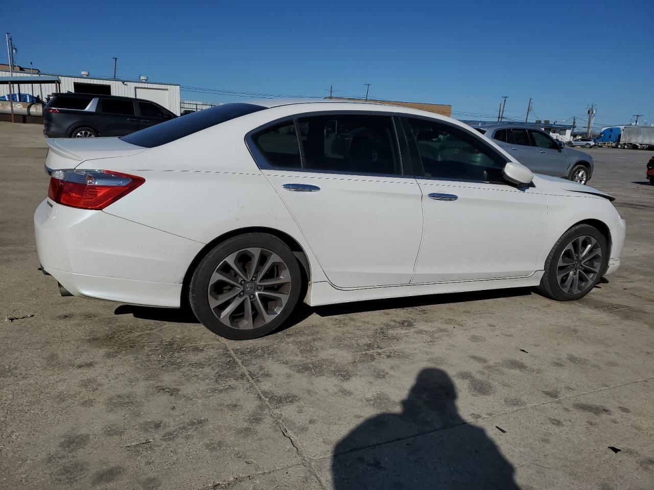 Photo 2 VIN: 1HGCR2F59FA266767 - HONDA ACCORD 