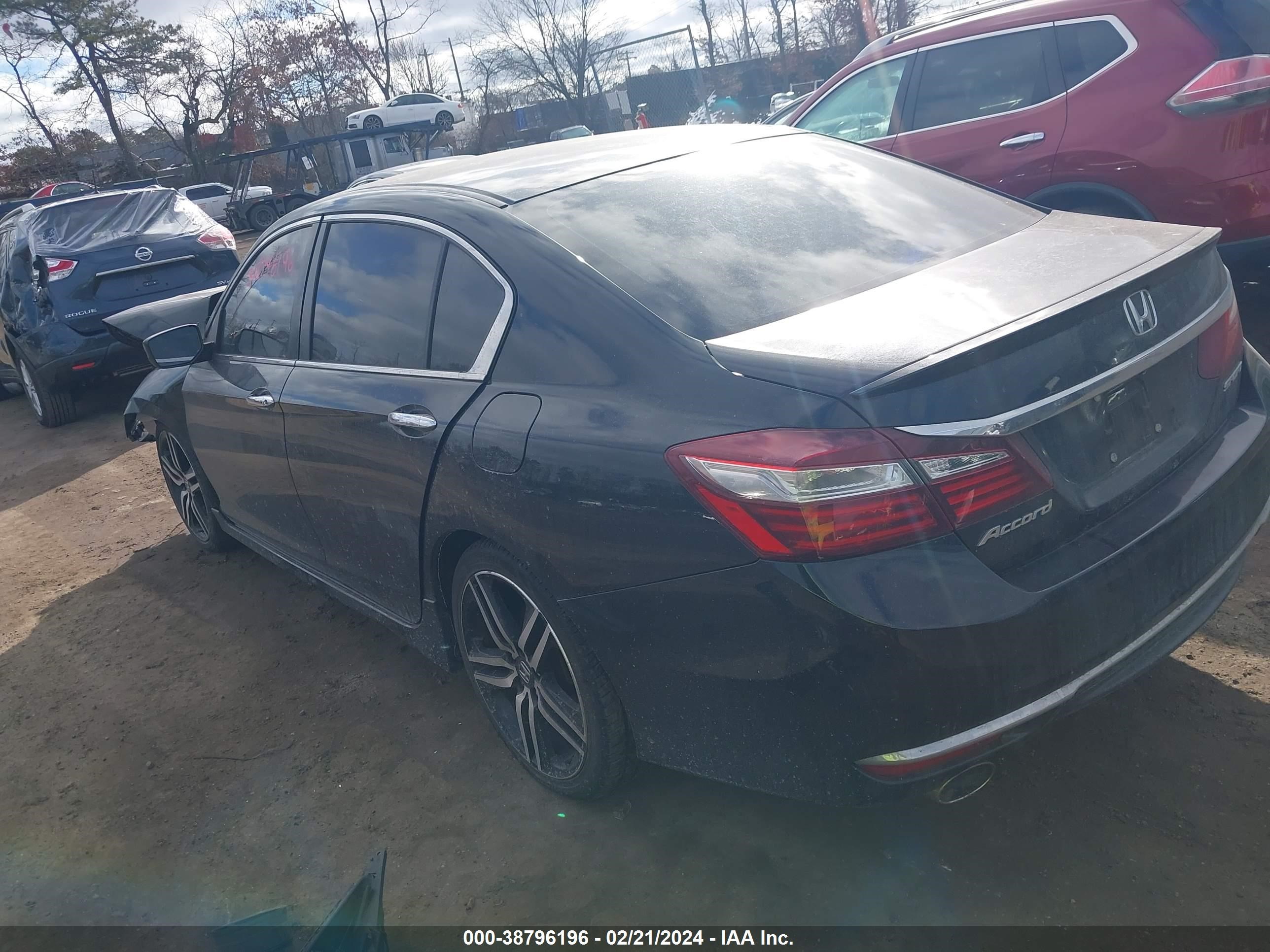 Photo 2 VIN: 1HGCR2F59GA061967 - HONDA ACCORD 