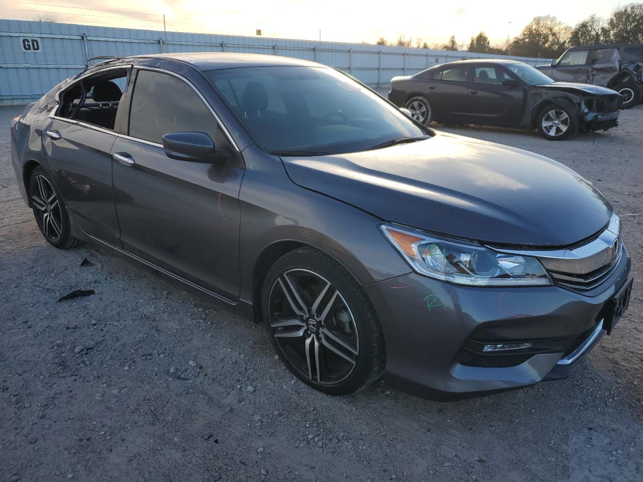 Photo 3 VIN: 1HGCR2F59GA102632 - HONDA ACCORD 