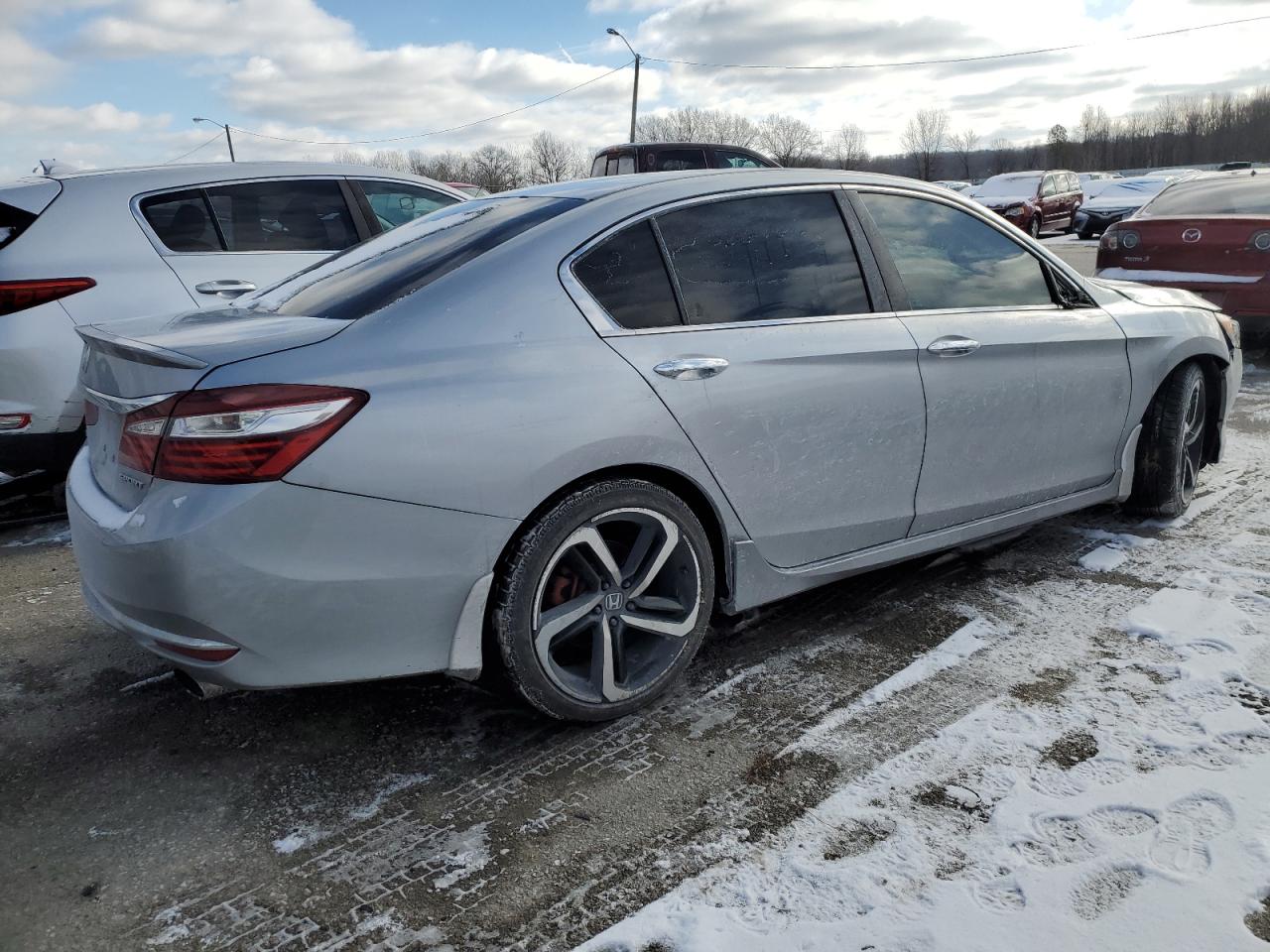 Photo 2 VIN: 1HGCR2F59GA138465 - HONDA ACCORD 