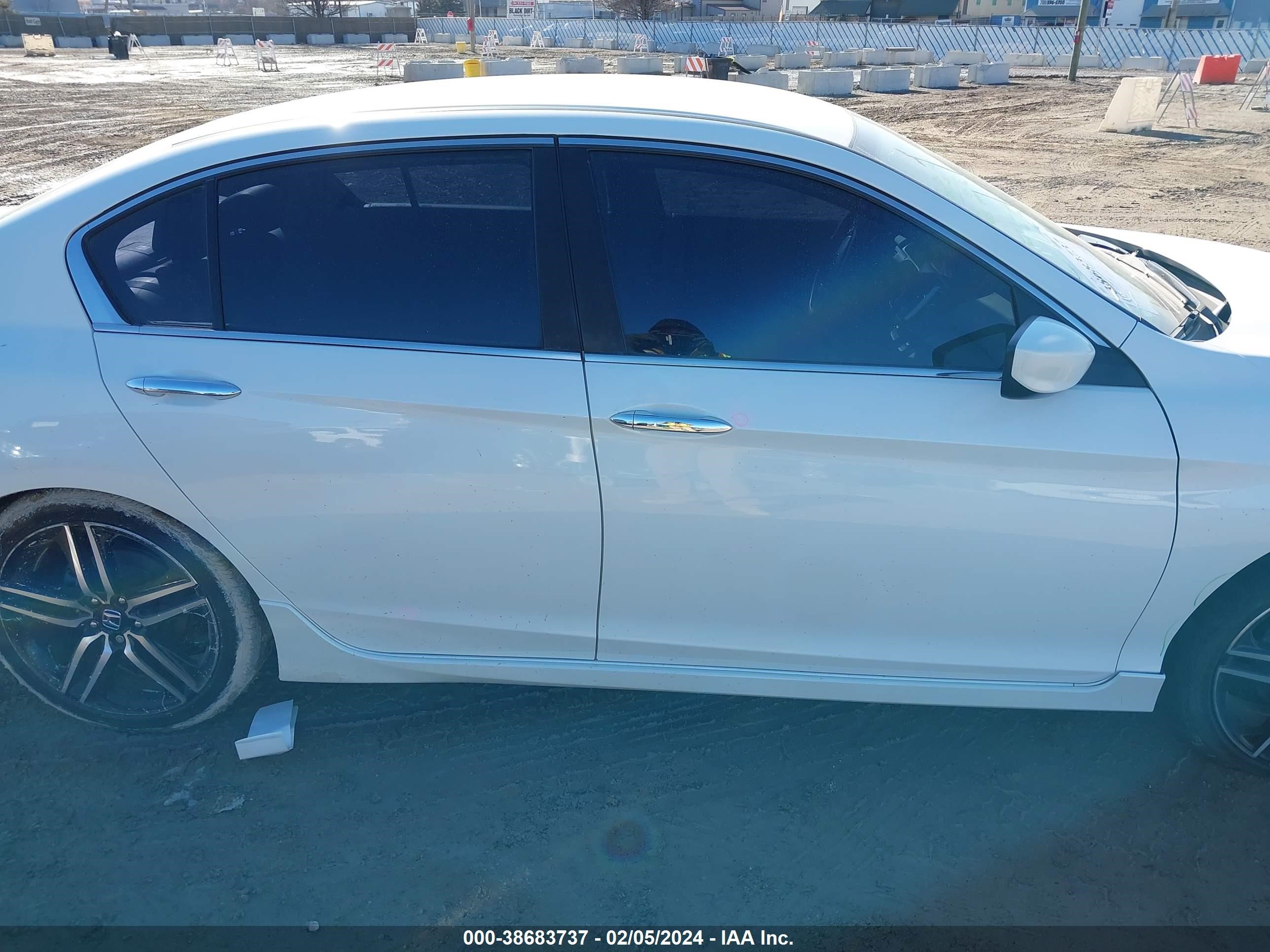 Photo 12 VIN: 1HGCR2F59GA217425 - HONDA ACCORD 