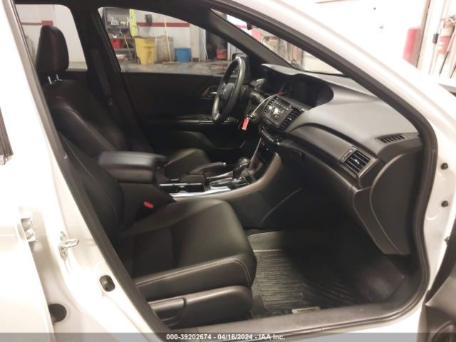 Photo 4 VIN: 1HGCR2F59GA239795 - HONDA ACCORD 