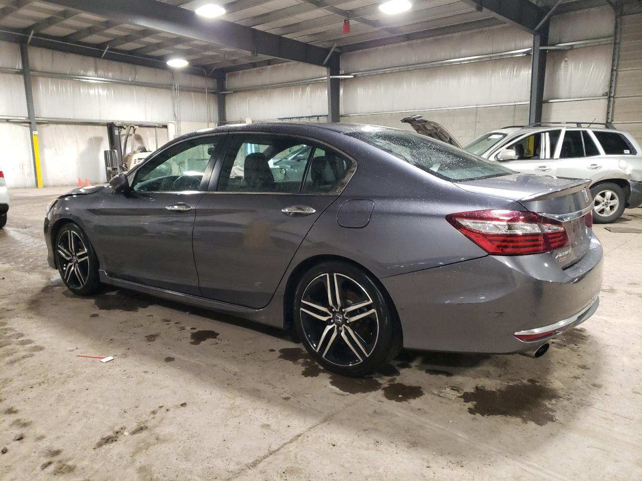 Photo 1 VIN: 1HGCR2F59HA176716 - HONDA ACCORD 