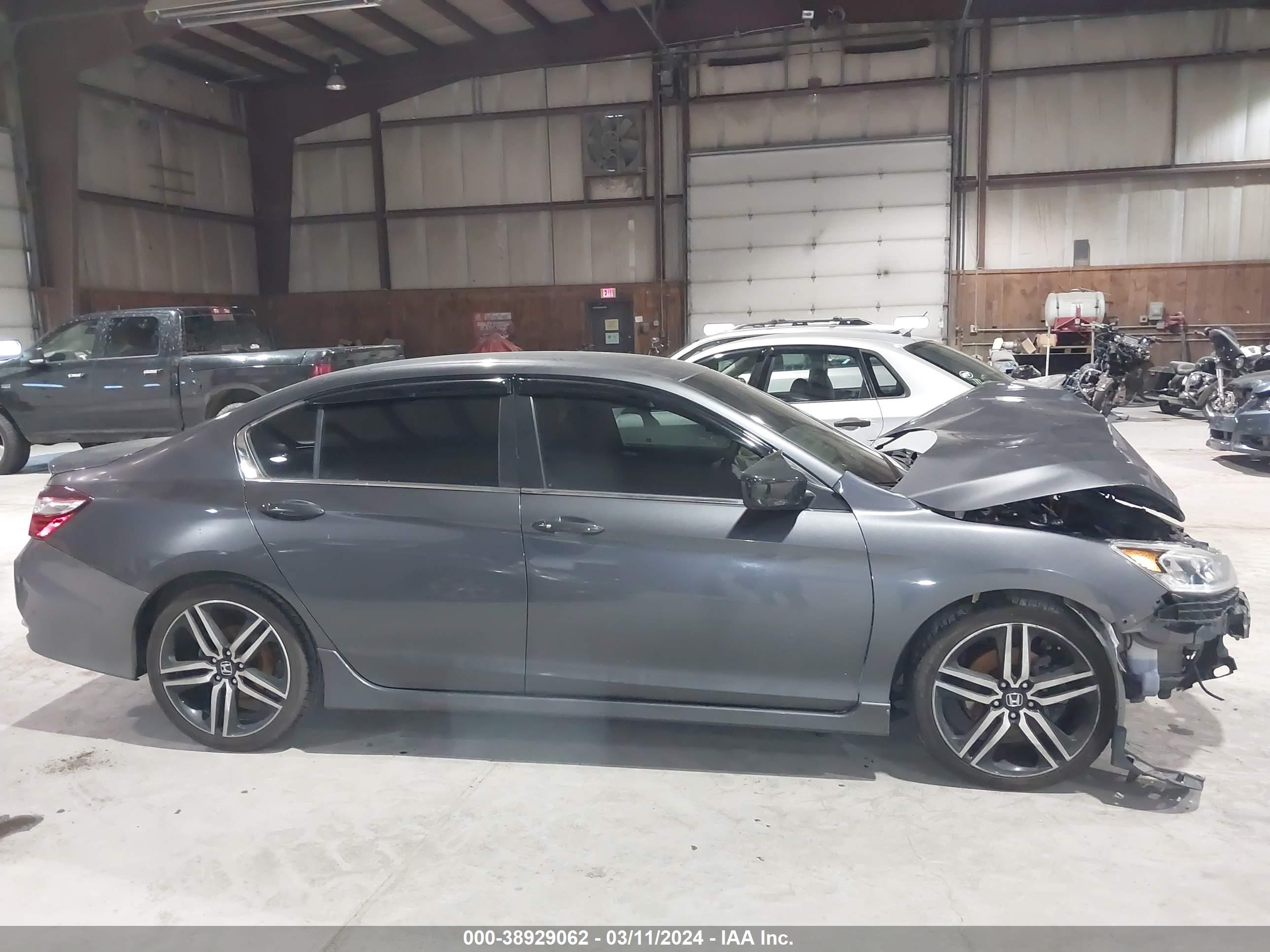 Photo 12 VIN: 1HGCR2F59HA214123 - HONDA ACCORD 