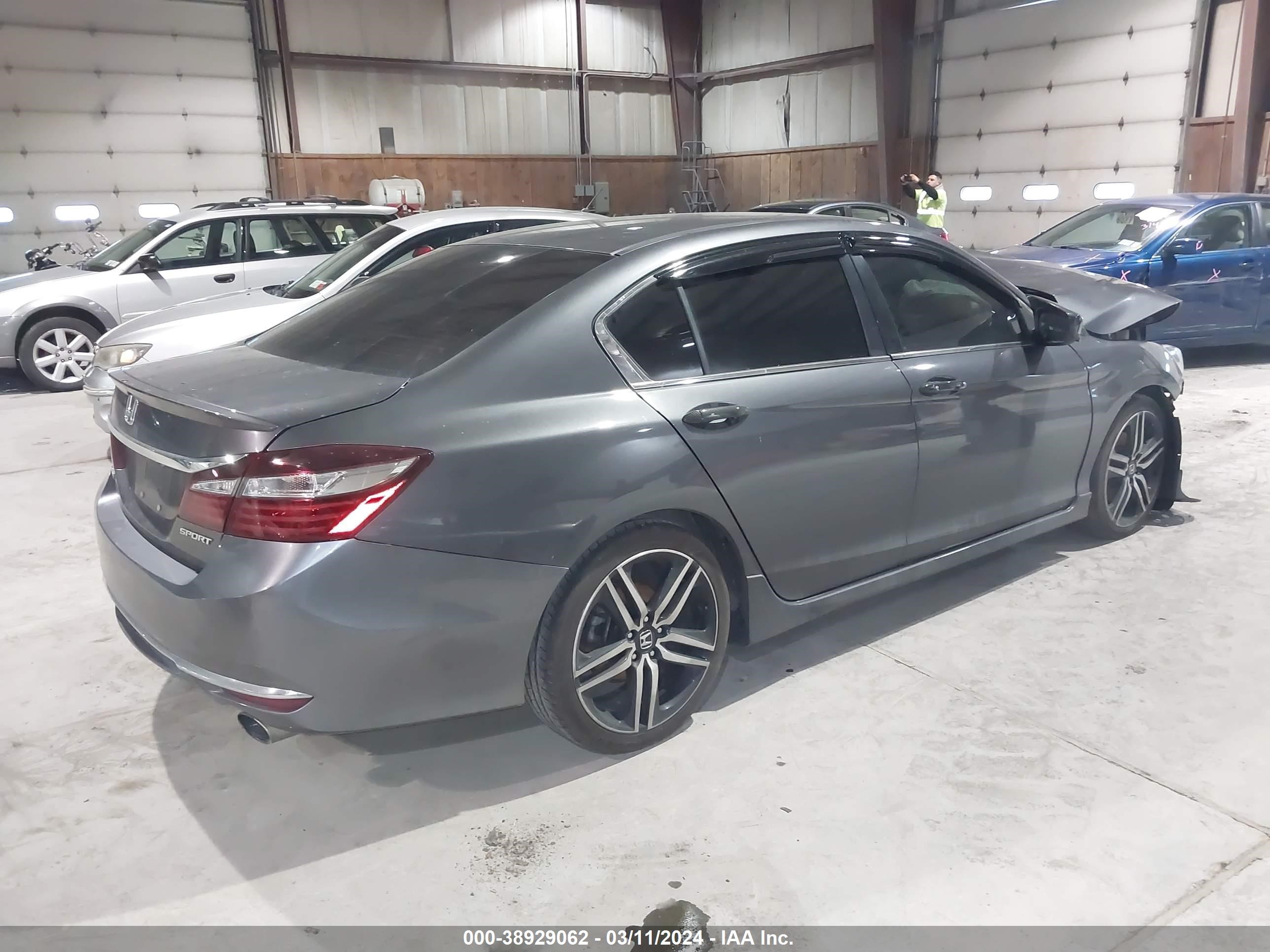 Photo 3 VIN: 1HGCR2F59HA214123 - HONDA ACCORD 