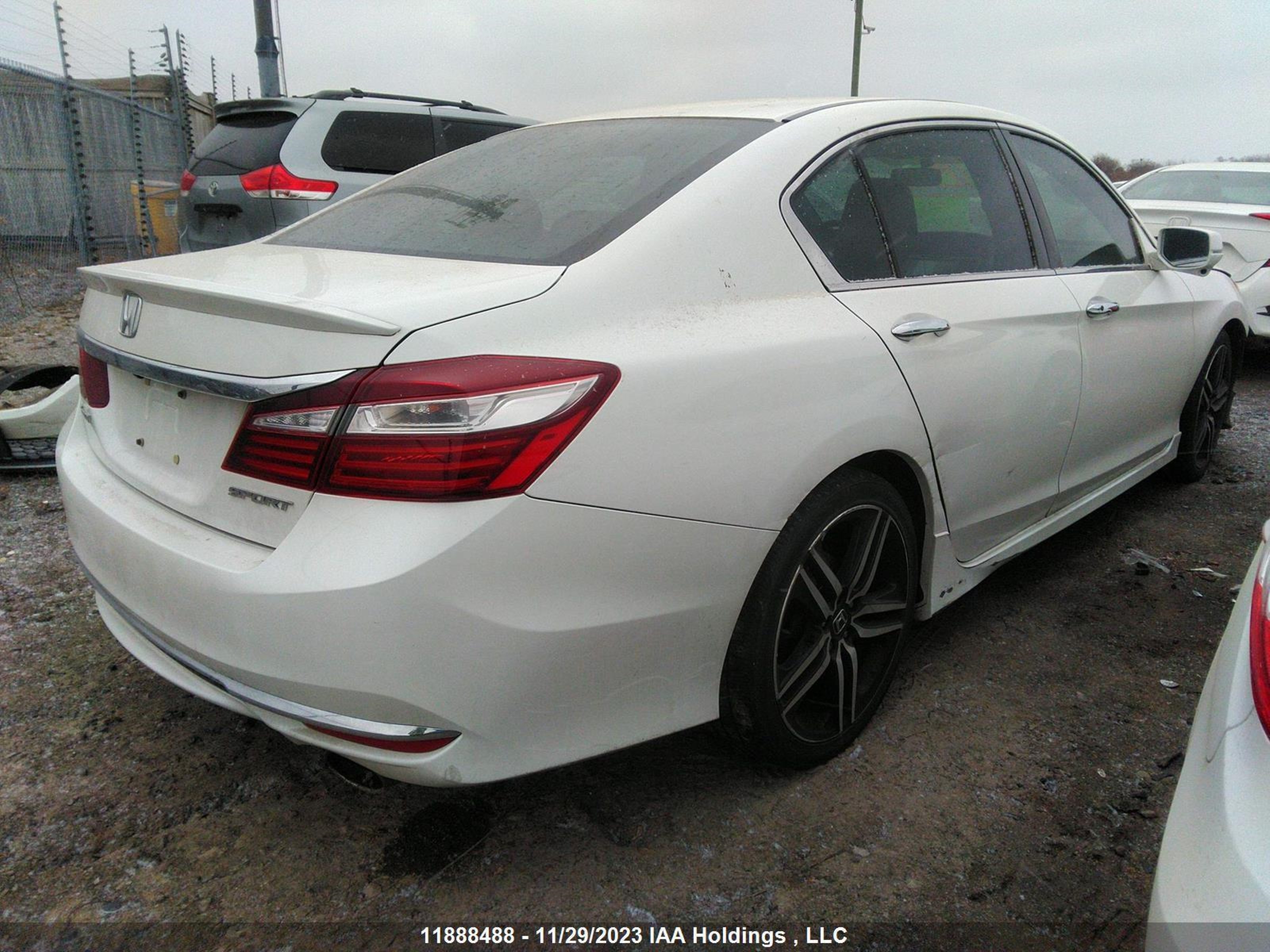 Photo 3 VIN: 1HGCR2F59HA808808 - HONDA ACCORD 