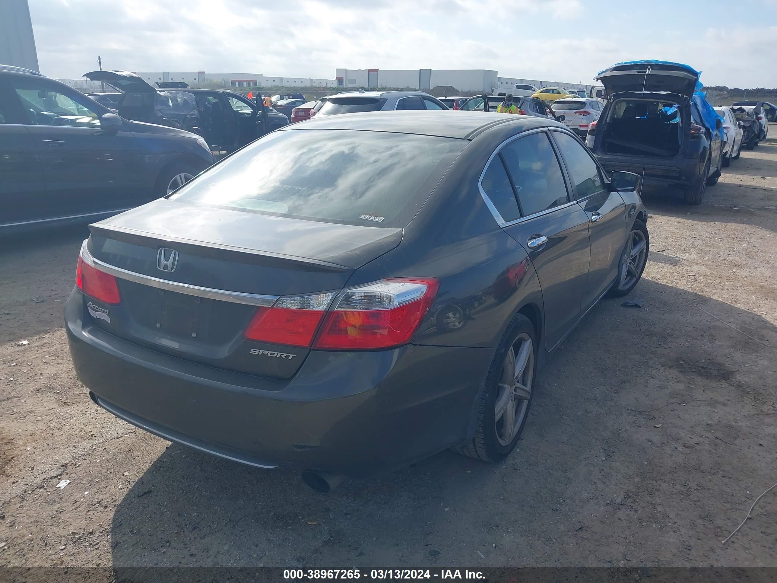 Photo 3 VIN: 1HGCR2F5XEA051249 - HONDA ACCORD 